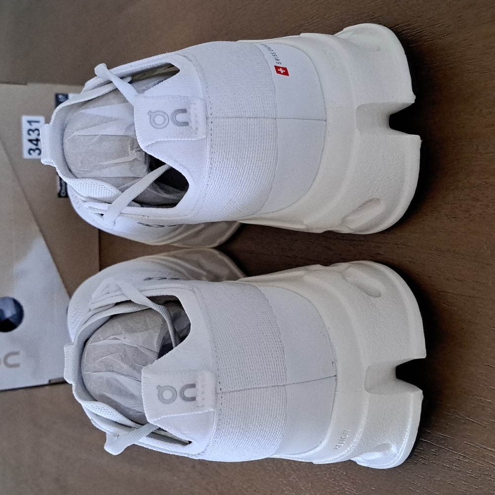 On Cloudsurfer Max - Color: White / White - Size: Men 12 Wide - Picture 5 of 9